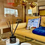 Hausboot Mit Traumlage In Luebeck-travemuende *