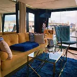 Hausboot Mit Traumlage In Luebeck-travemuende *
