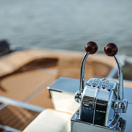 Hausboot Mit Traumlage In Luebeck-travemuende 뤼베크