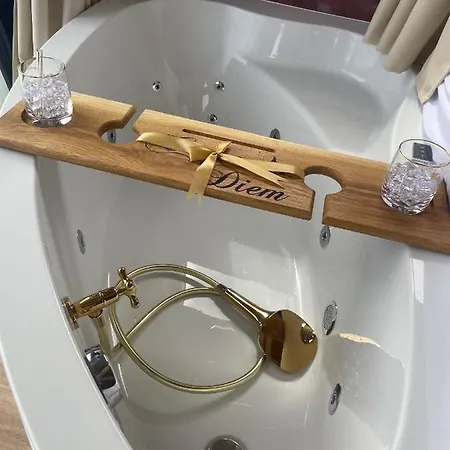 Hausboot Mit Traumlage In Luebeck-travemuende Lubeck