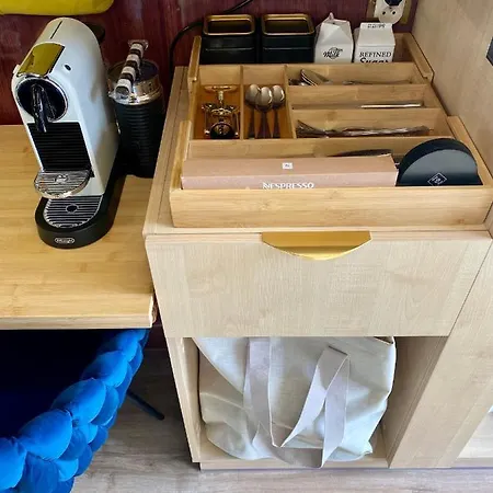 Botel Hausboot Mit Traumlage In Luebeck-travemuende *