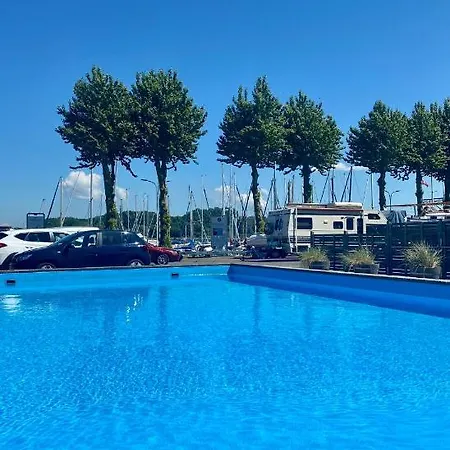 Hausboot Mit Traumlage In Luebeck-travemuende Lubeck