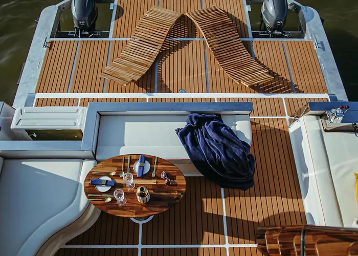 Hausboot Mit Traumlage In Luebeck-travemuende Båthotell