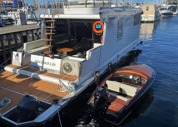 Hausboot Mit Traumlage In Luebeck-travemuende Båthotell