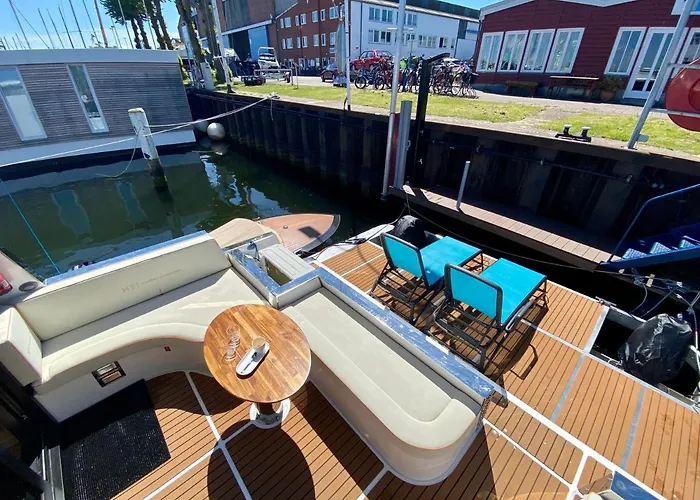 Båthotell Hausboot Mit Traumlage In Luebeck-travemuende Lübeck
