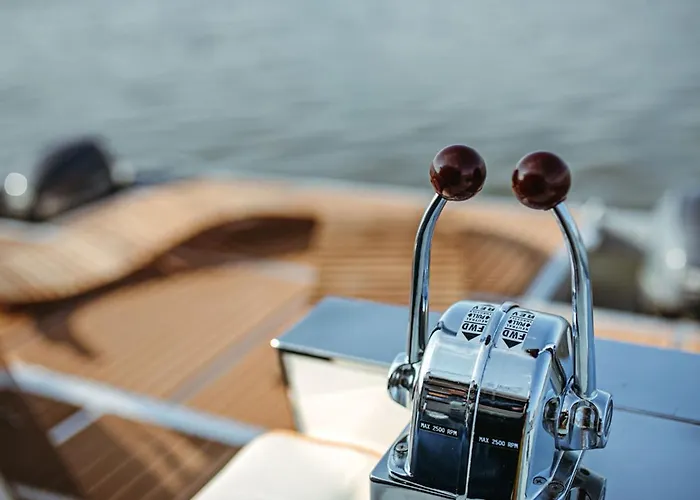 Hausboot Mit Traumlage In Luebeck-travemuende Lübeck