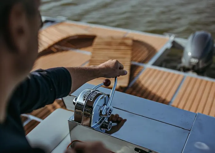 Hausboot Mit Traumlage In Luebeck-travemuende Båthotell *
