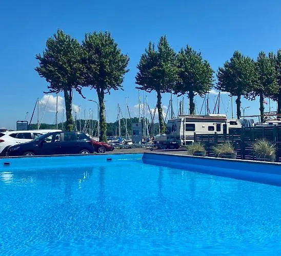 Hausboot Mit Traumlage In Luebeck-travemuende Lübeck