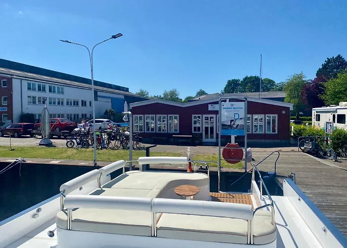 Båthotell Hausboot Mit Traumlage In Luebeck-travemuende Lübeck